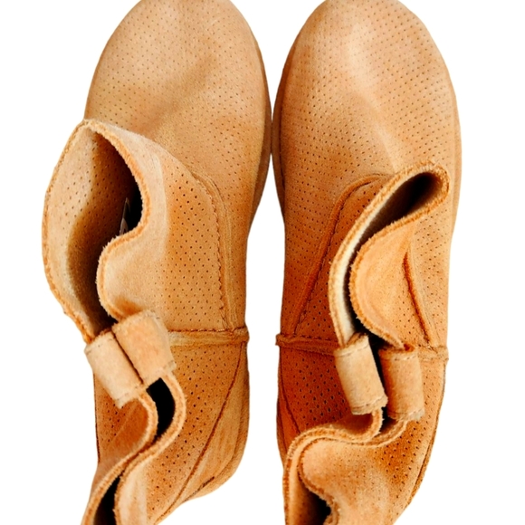 UGG Size 8 Leather Women's Tan Booties - Picture 3 of 5